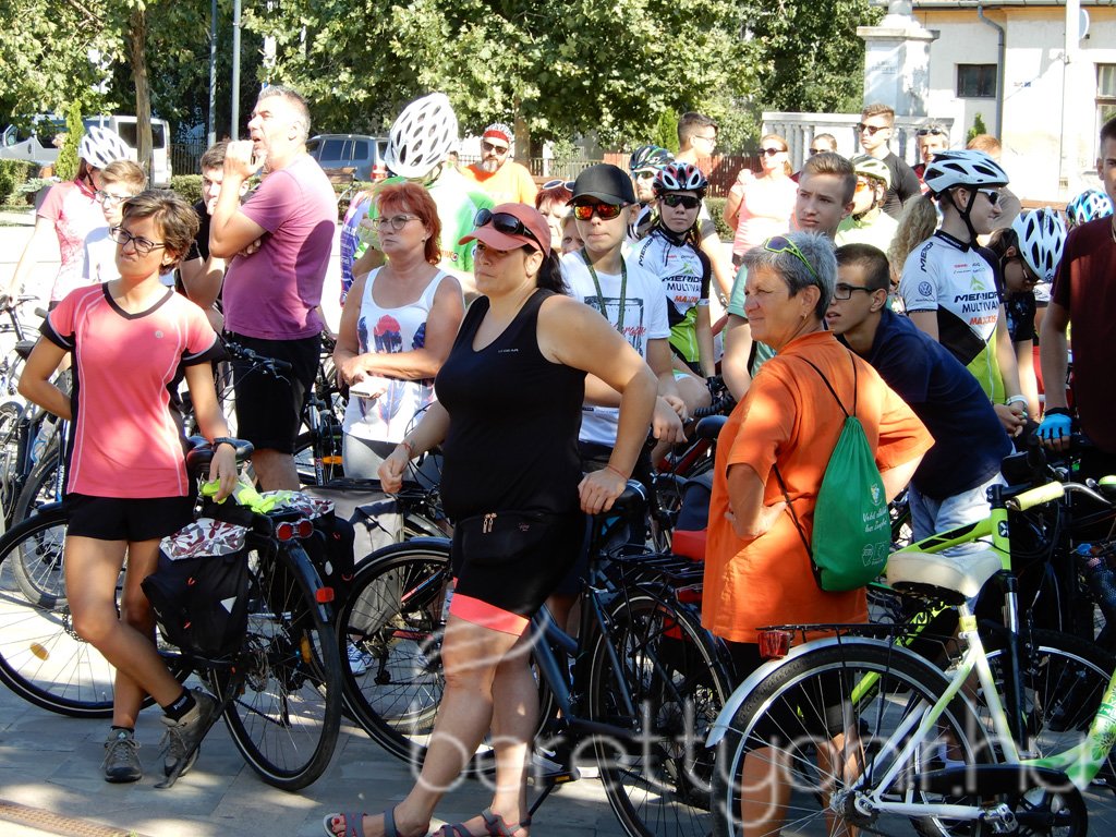 Kerékpártúra az autópályán 30